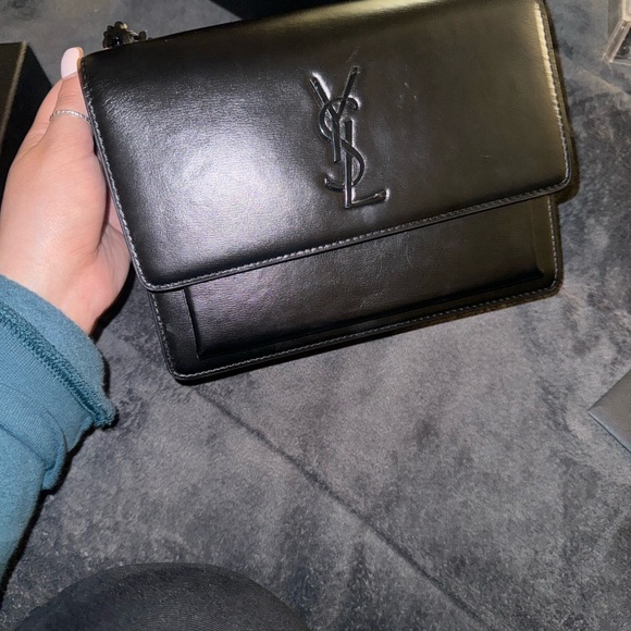 Yves Saint Laurent Black women’s shoulders Bag